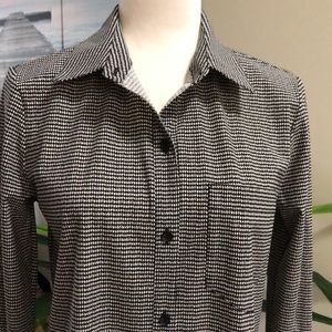 NWT: Lysse houndstooth shirt size small